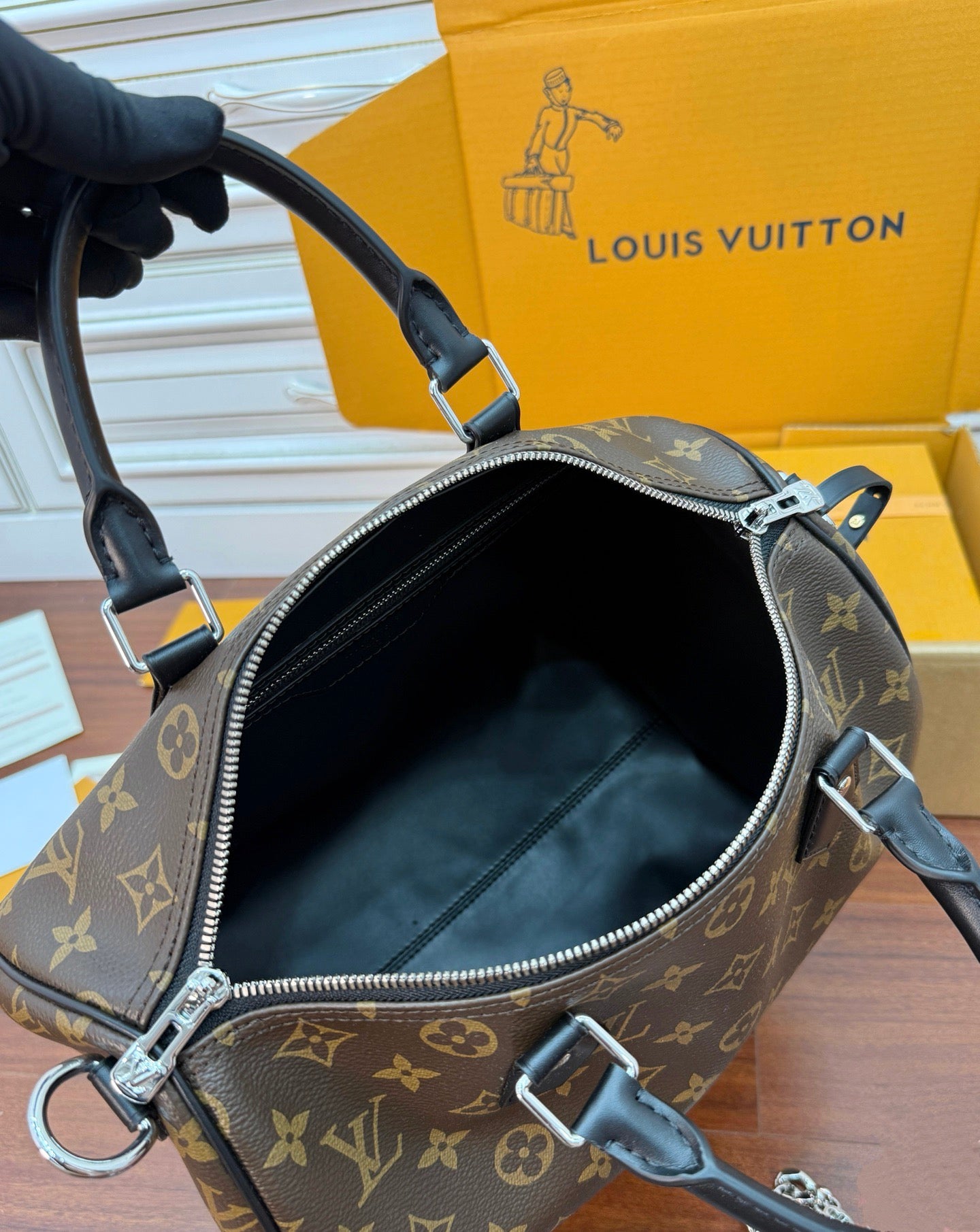 LV